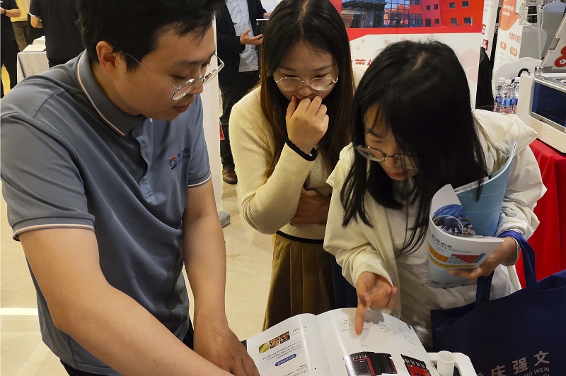 格丹纳展示实验室样品前处理设备